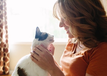 Did you know pets provide heart health benefits to humans. Learn more from Pets Best pet health insurance.